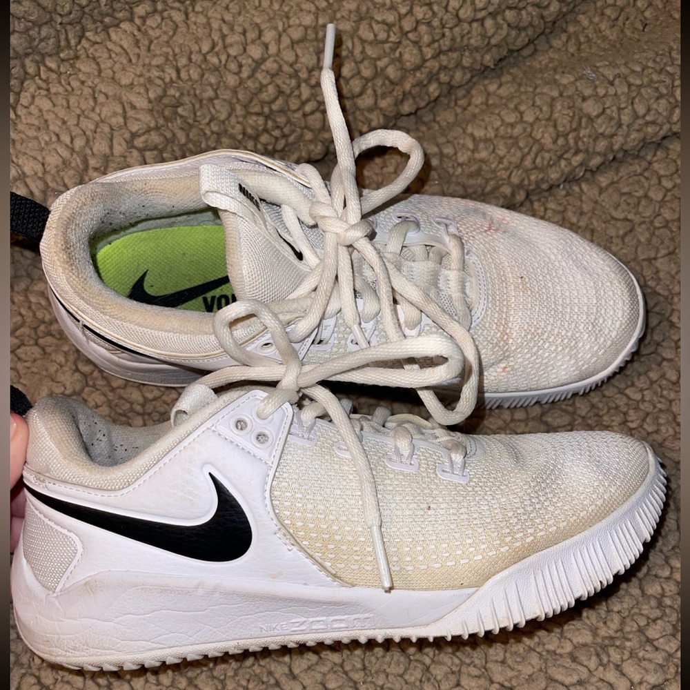 Nike zoom volleyball shoes size 6.5